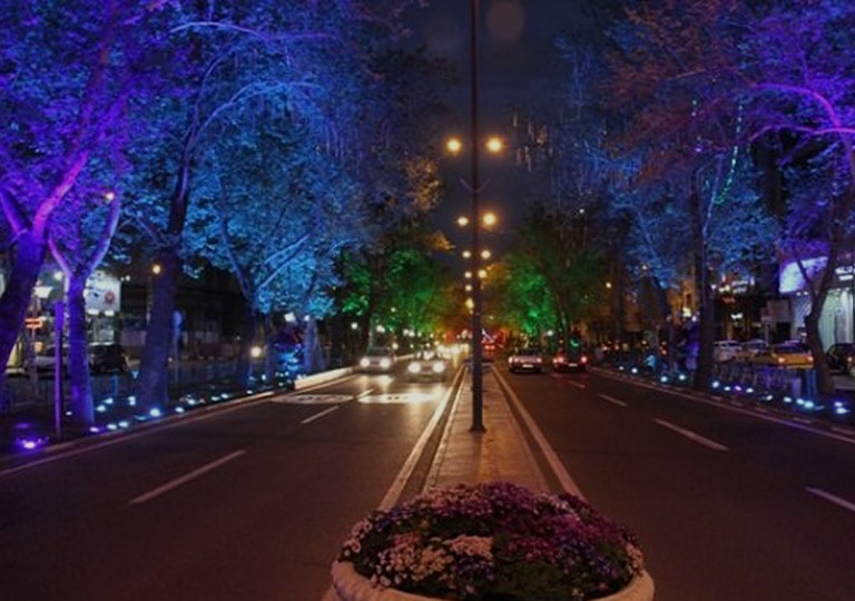نورپردازی شهری چیست و 10 ایده کاربردی جهت نورپردازی معابر، خیابان و پارک ها