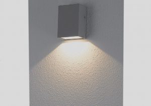 چراغ دیواری با زاویه تابش مستقیم به سمت پایین