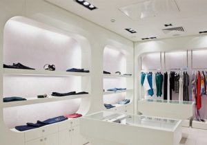 چراغ و مهتابی دیواری در مغازه